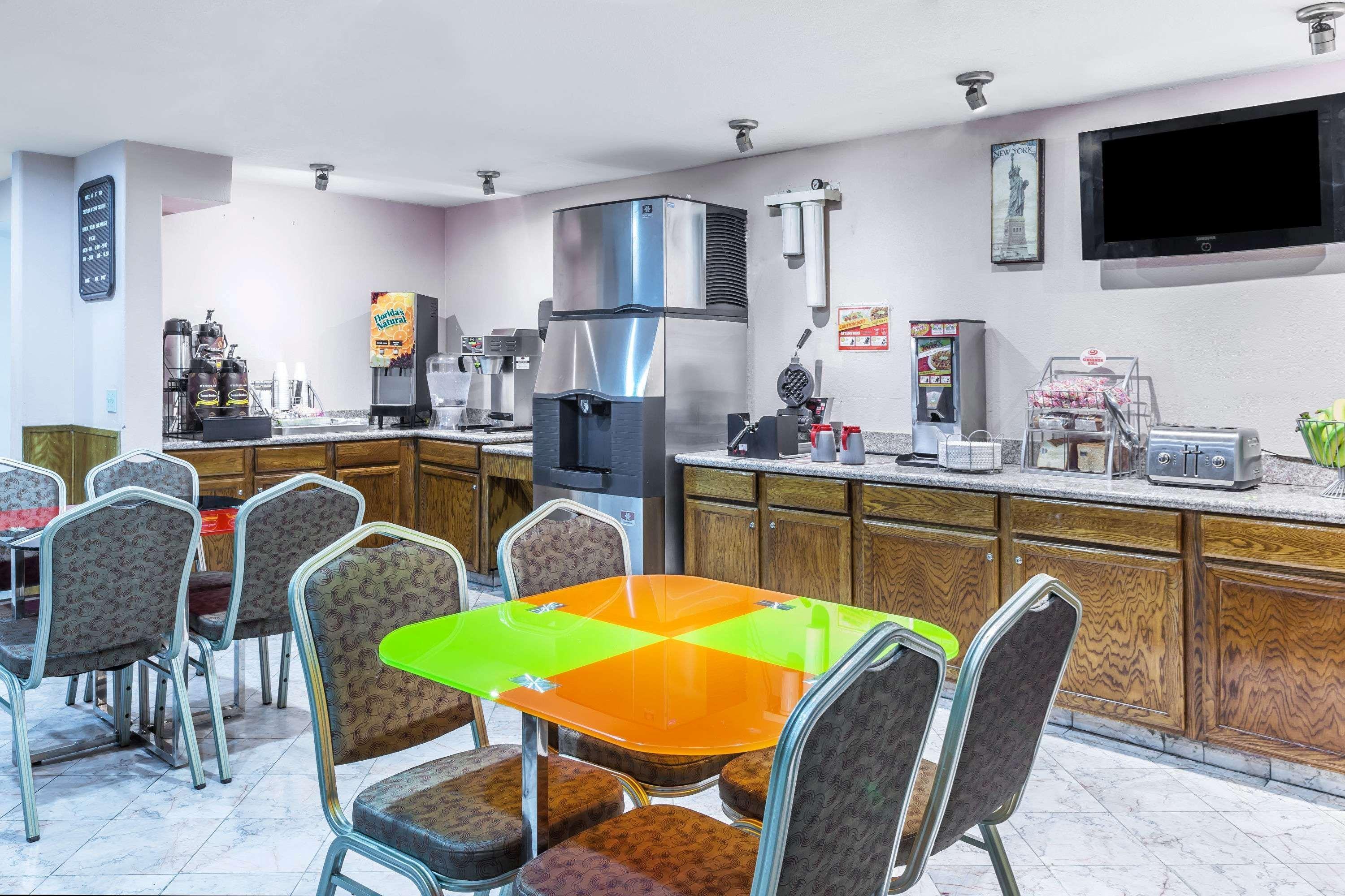 Super 8 By Wyndham Irving Dfw Airport/South Hotel Екстериор снимка
