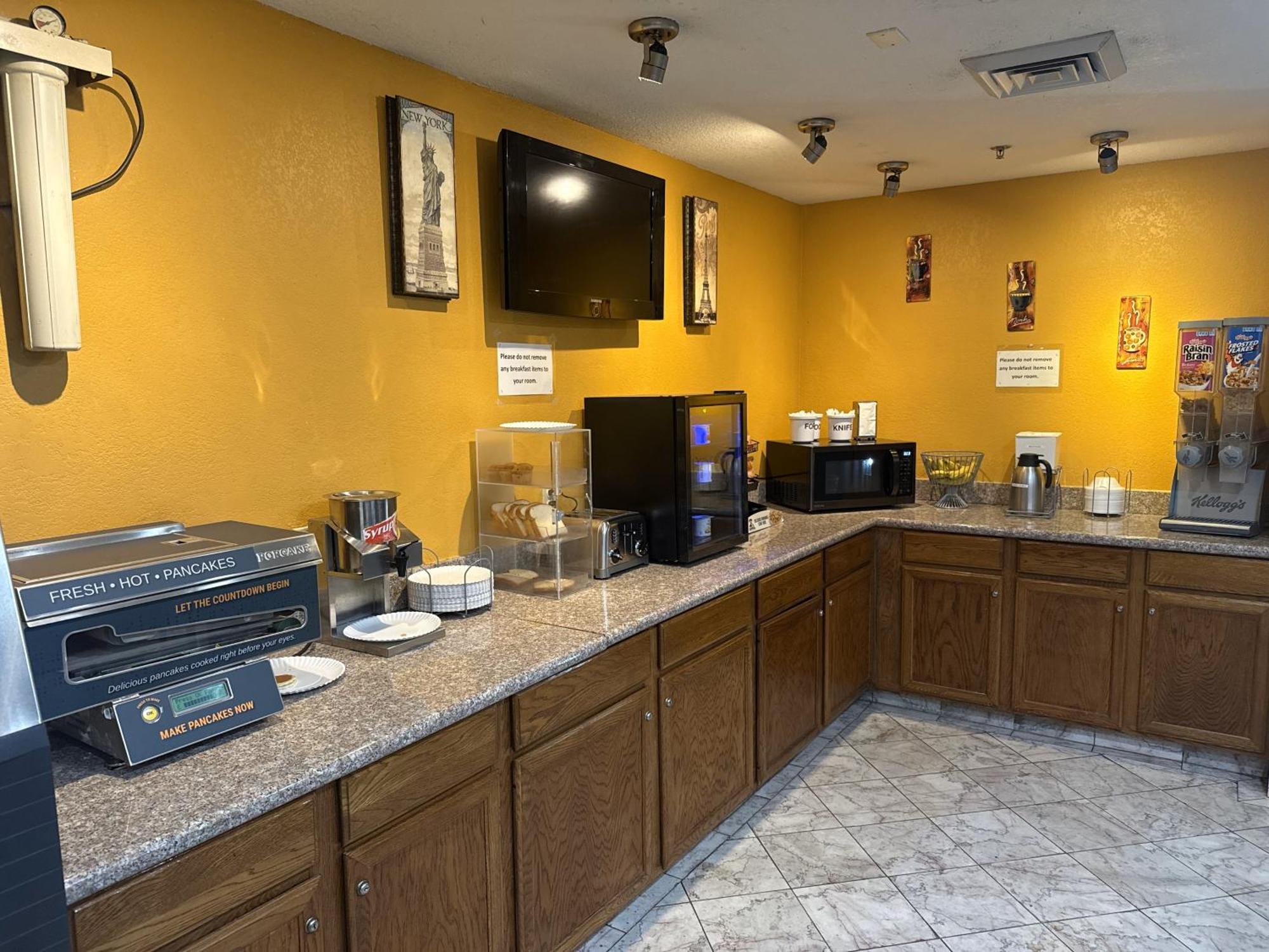 Super 8 By Wyndham Irving Dfw Airport/South Hotel Екстериор снимка