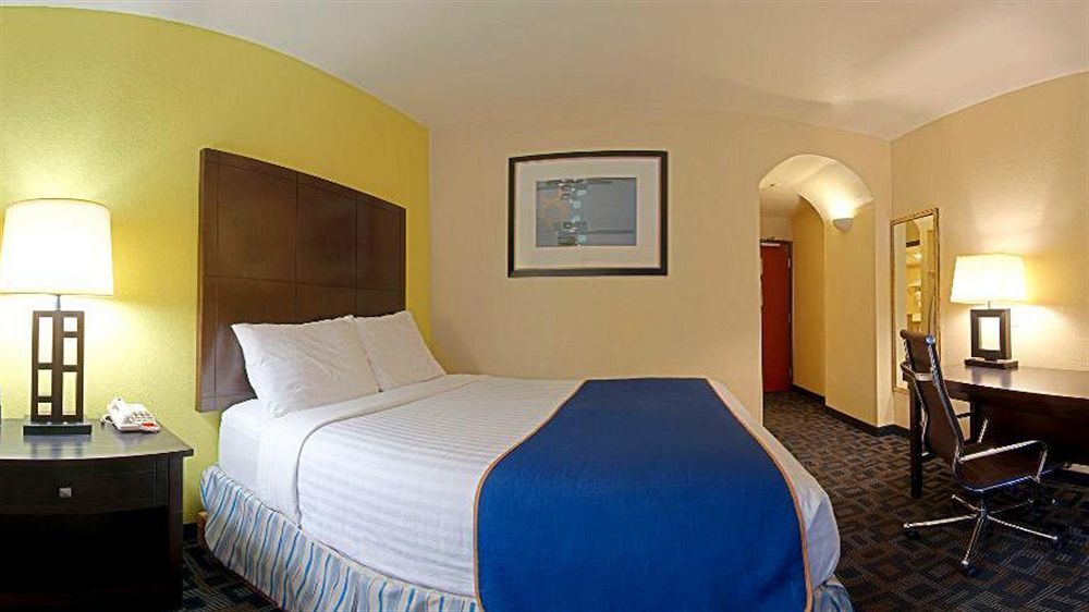 Super 8 By Wyndham Irving Dfw Airport/South Hotel Екстериор снимка